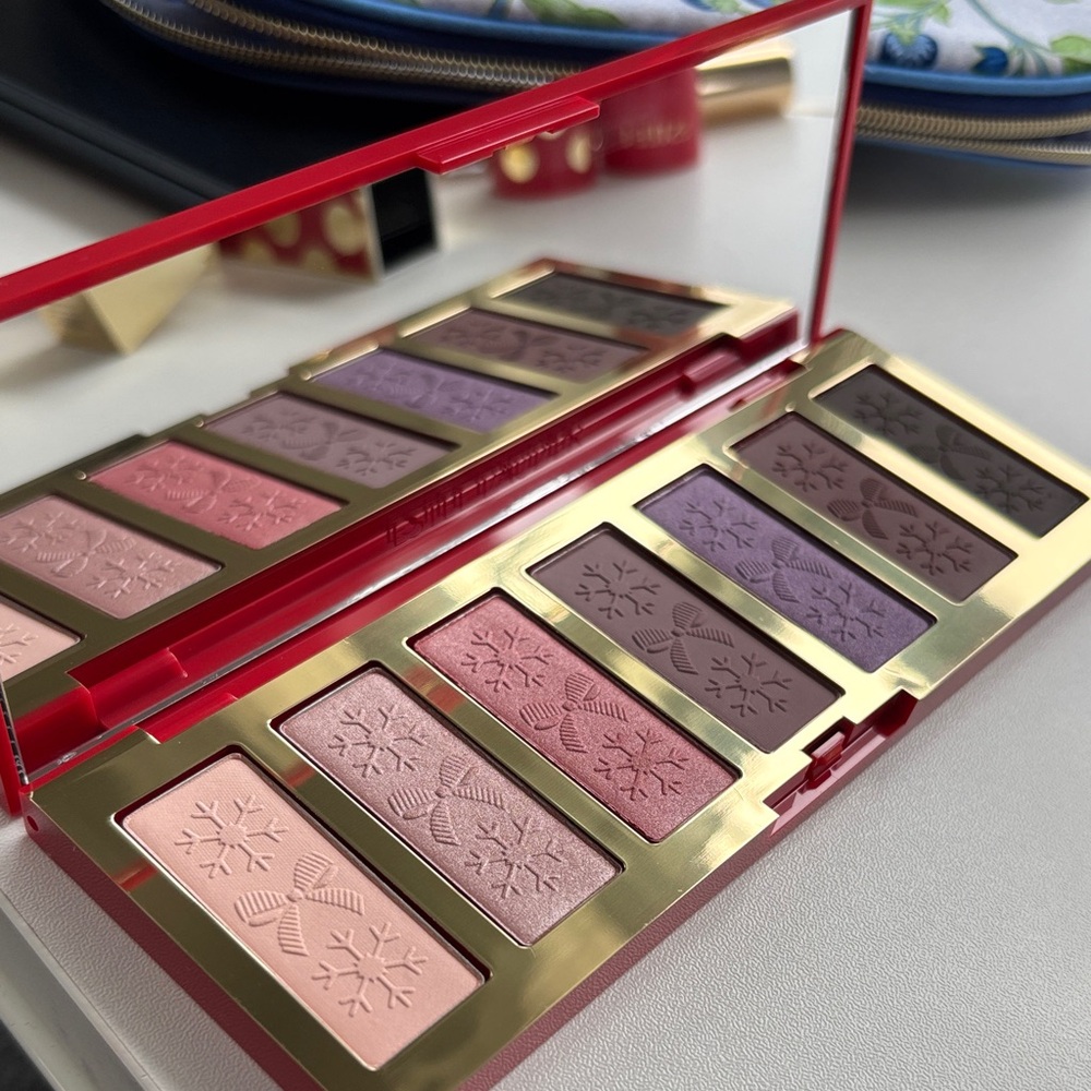 Estée Lauder makeup set - Picture 2 of 9